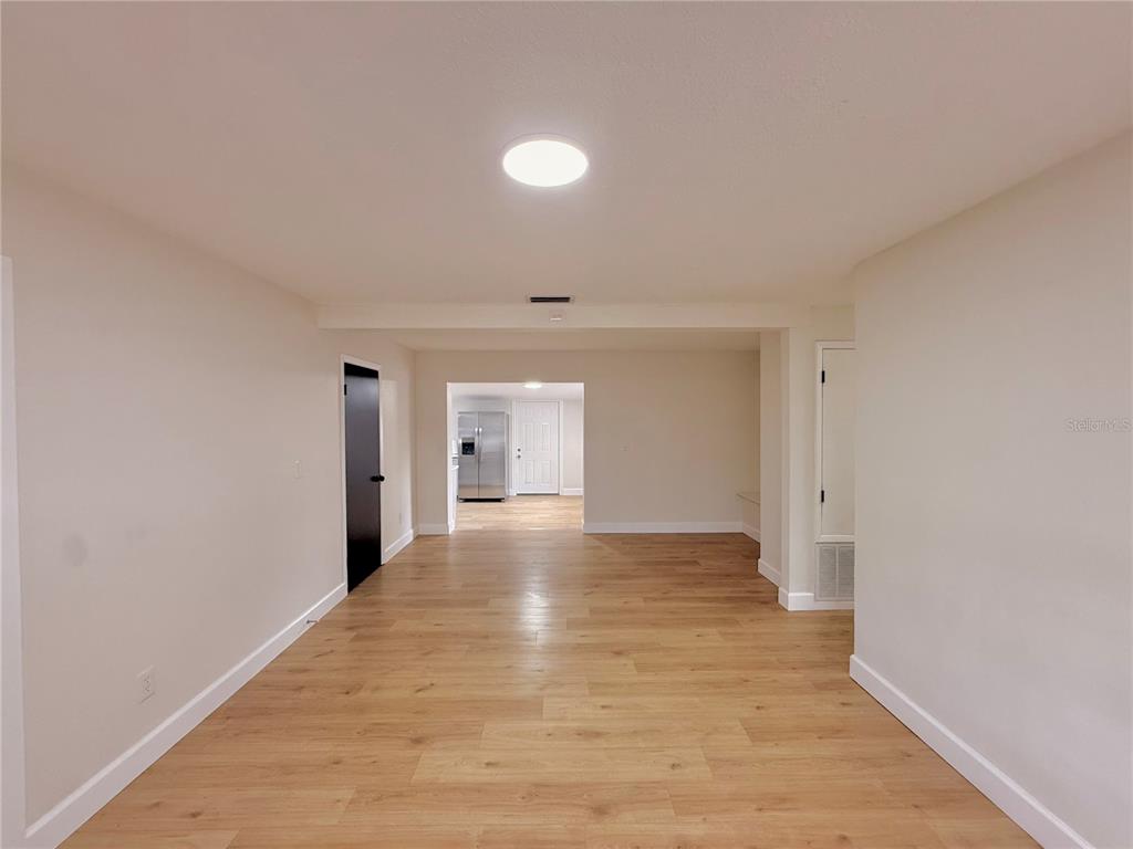 2334 Vincent Road Orlando, FL 32817 - Photo 4 of 25