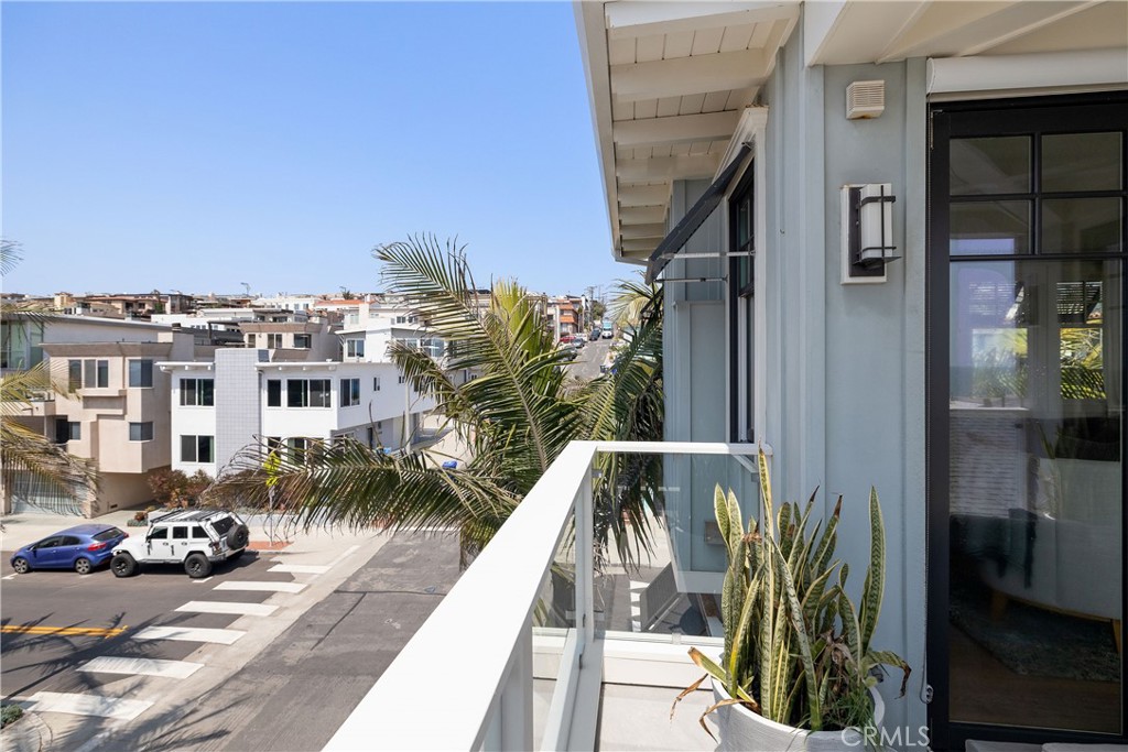 124 23rd Street Manhattan Beach, CA 90266 - Photo 15 of 50 a view of a balcony with plants