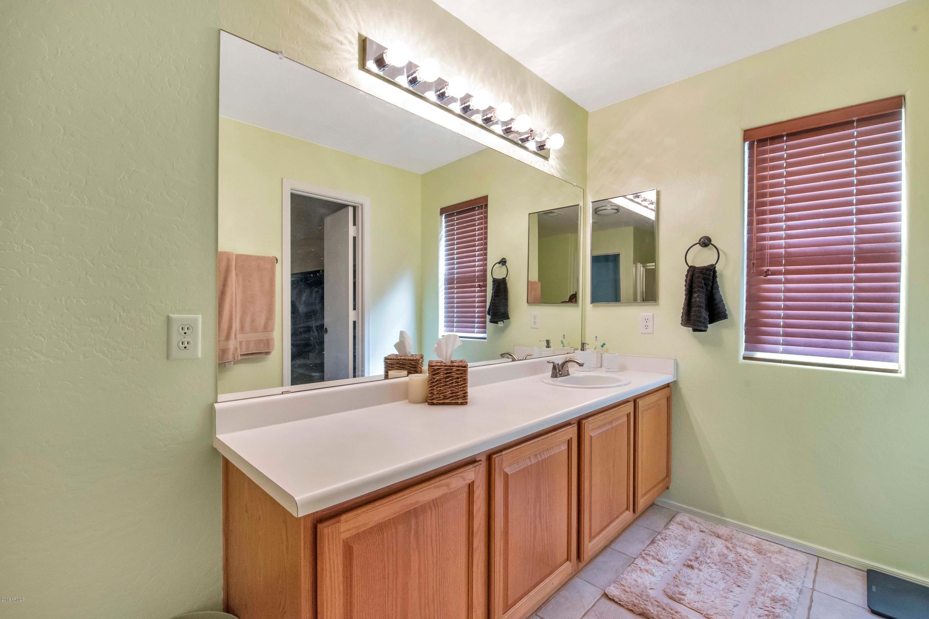 3683 South Chaparral Road Apache Junction, AZ 85119 - Photo 18 of 34 Chaparral Mstr ba vanity