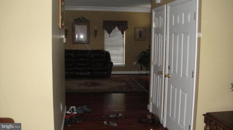 200 Awkard Lane Silver Spring, MD 20905 - Photo 4 of 26 Hallway