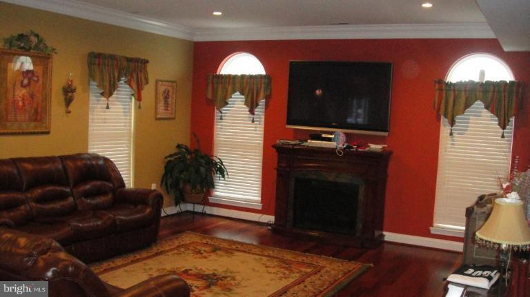 200 Awkard Lane Silver Spring, MD 20905 - Photo 5 of 26 Living Room #2