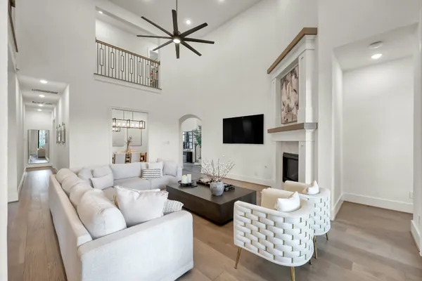 $910,000 | 212 South Empress Green Place, Montgomery, TX 77316