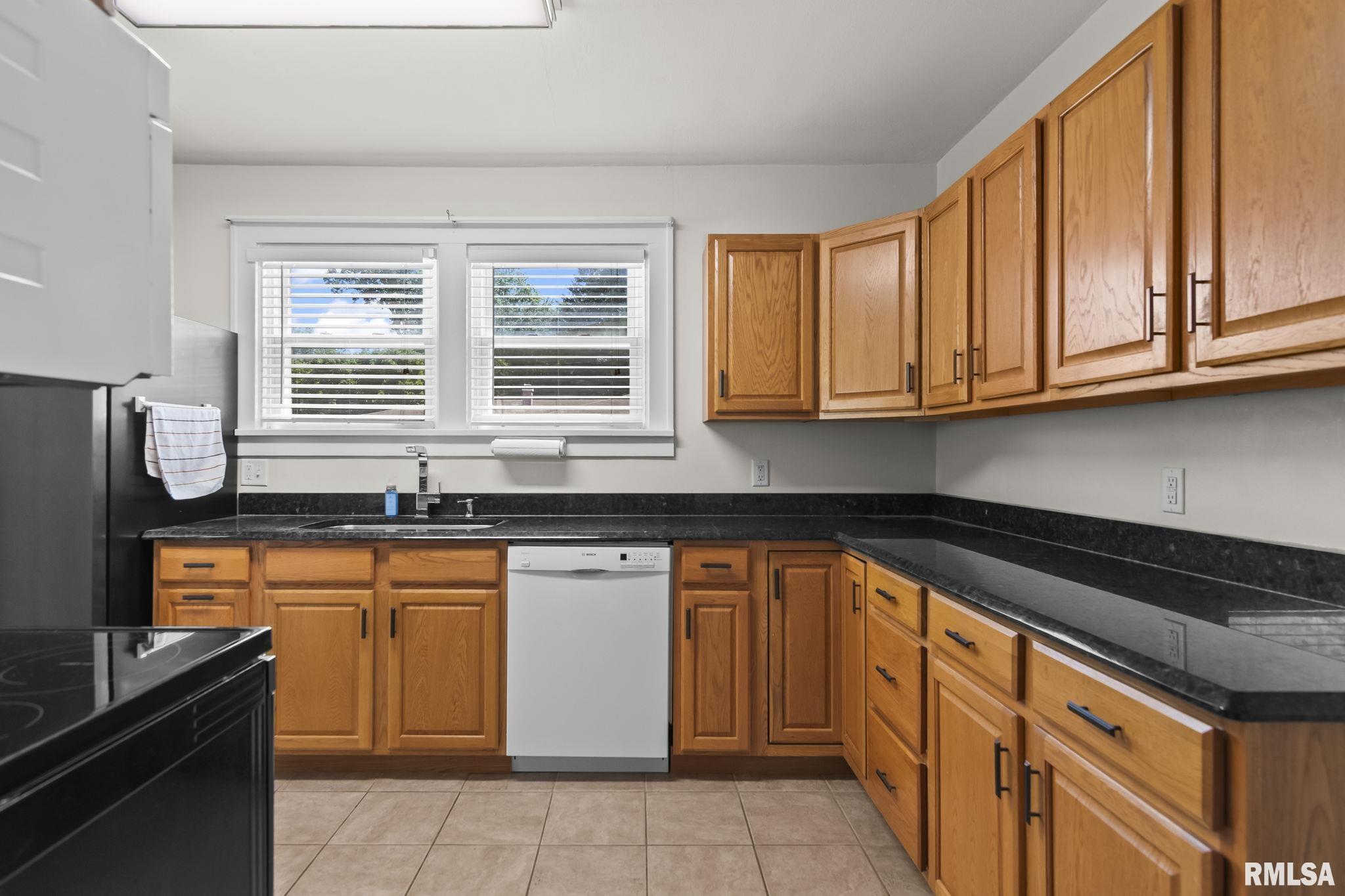 3252 South 2nd Street Springfield, IL 62703 - Photo 6 of 33