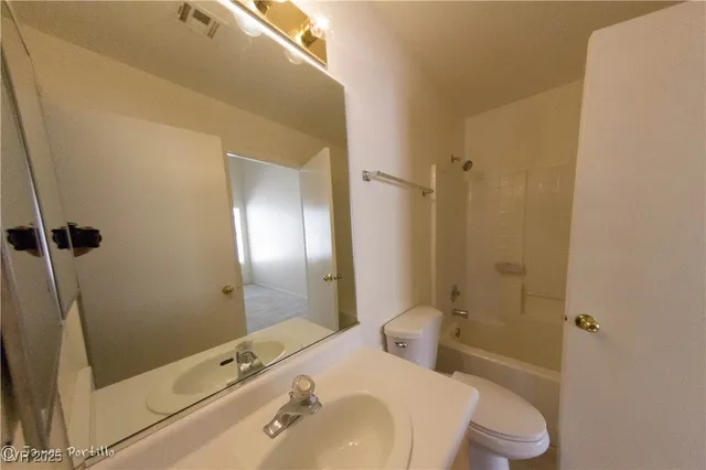 $1,225 | 350 South Durango Drive, Unit 217, Las Vegas, NV 89145
