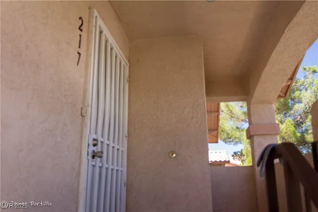 $1,225 | 350 South Durango Drive, Unit 217, Las Vegas, NV 89145