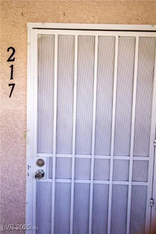 $1,225 | 350 South Durango Drive, Unit 217, Las Vegas, NV 89145