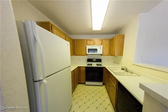 $1,225 | 350 South Durango Drive, Unit 217, Las Vegas, NV 89145