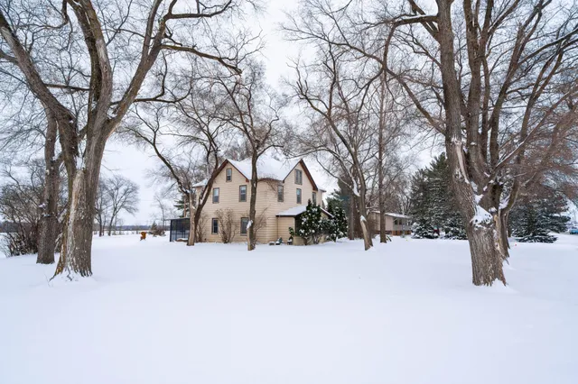 $299,900 | 22356 Highway 15, St. Augusta, MN 56301