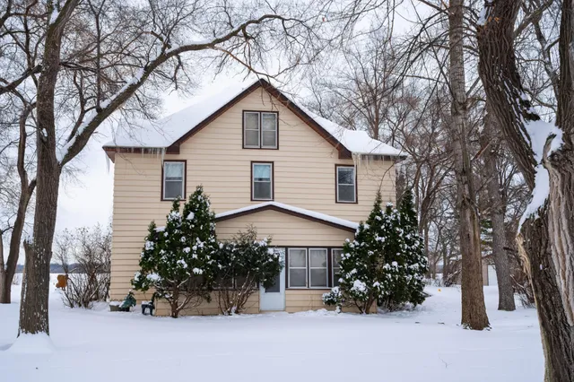 $299,900 | 22356 Highway 15, St. Augusta, MN 56301