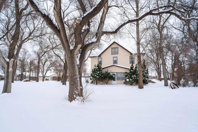 $299,900 | 22356 Highway 15, St. Augusta, MN 56301