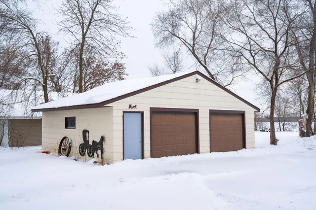 $299,900 | 22356 Highway 15, St. Augusta, MN 56301