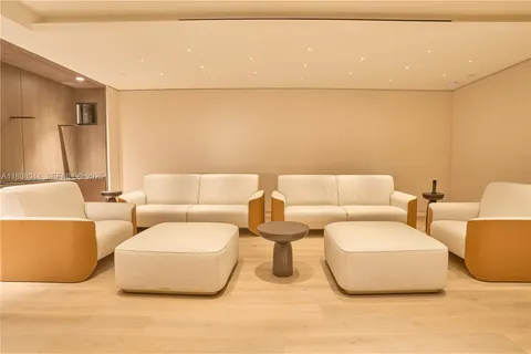 $6,330,000 | 300 Biscayne Blvd Way, Unit 3104, Miami, FL 33131