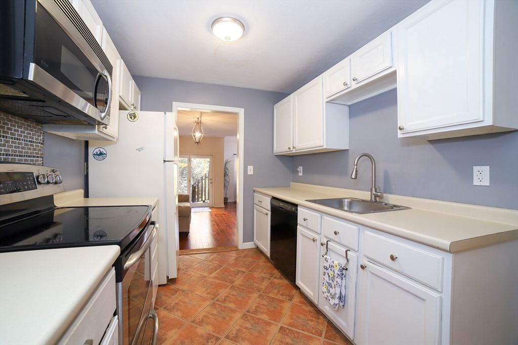 17 Highfield Road, Unit B Charlton, MA 01507 - Photo 8 of 17