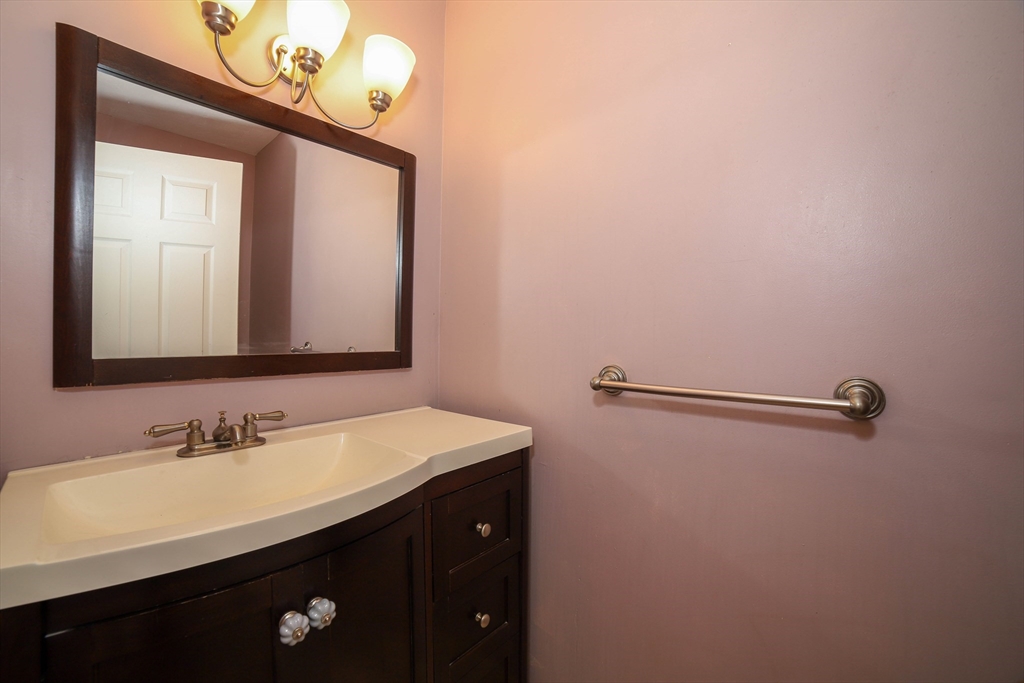 17 Highfield Road, Unit B Charlton, MA 01507 - Photo 10 of 17