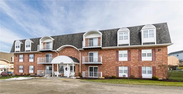 $155,000 | 104 Clubhouse Drive, Unit 104, Washington, PA 15301