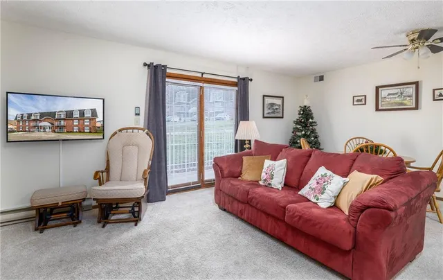 $155,000 | 104 Clubhouse Drive, Unit 104, Washington, PA 15301