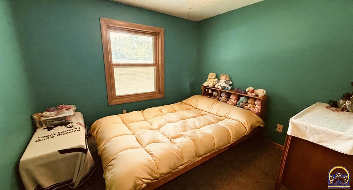 2606 Southwest 9th Street Topeka, KS 66606 - Photo 15 of 26