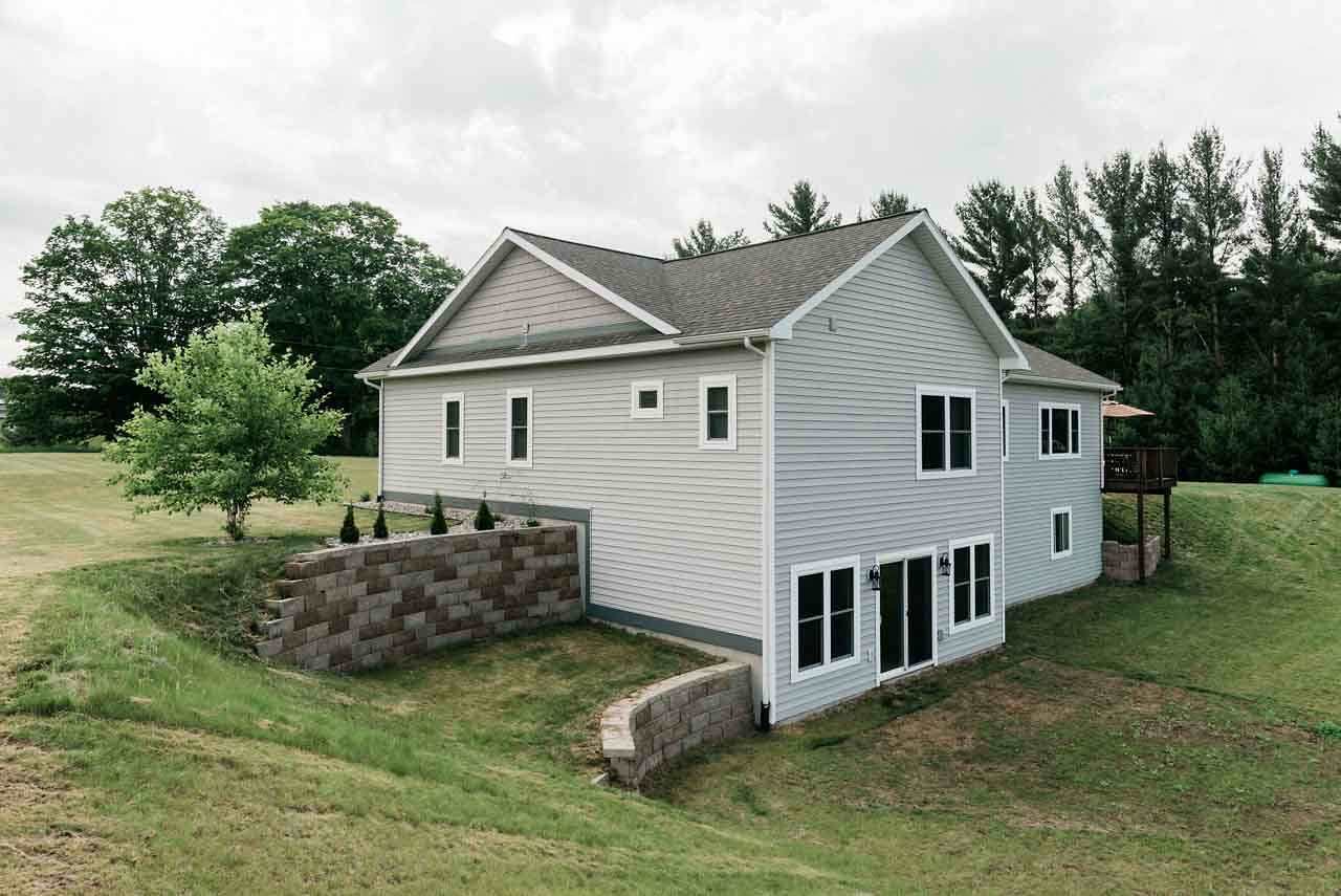4599 Cedar Lake Road Traverse City, MI 49685 - Photo 2 of 33 1864012-1.JPG