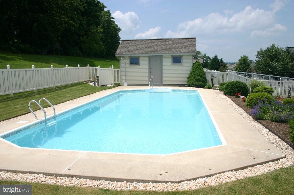 634 Fairview Road Mount Joy, PA 17552 - Photo 16 of 19
