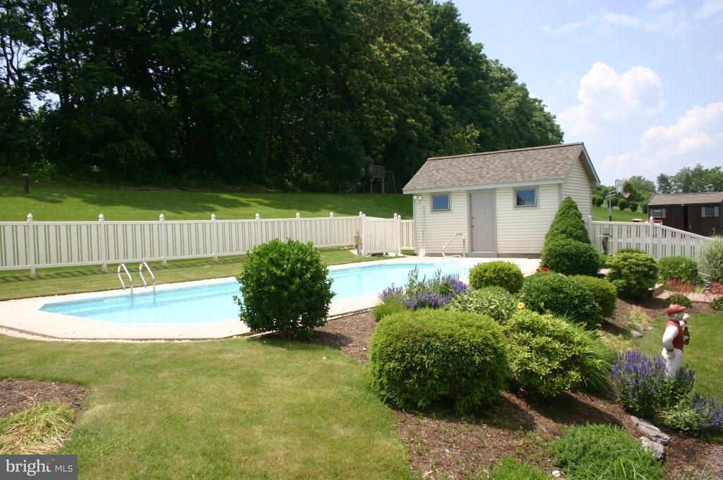 634 Fairview Road Mount Joy, PA 17552 - Photo 17 of 19