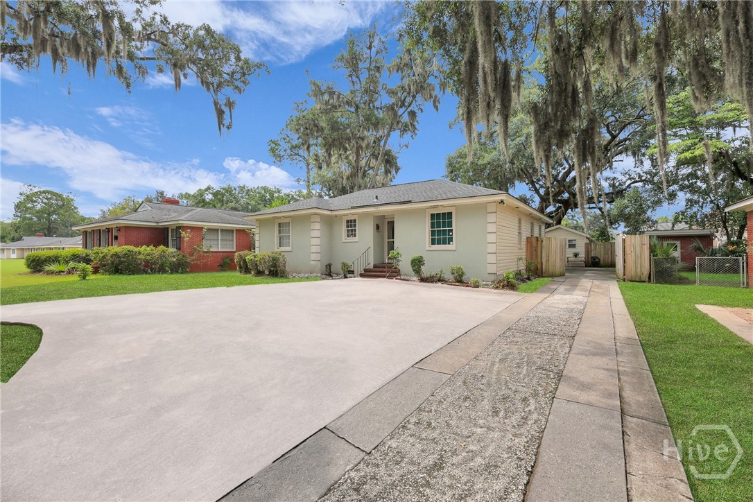1443 East 38th Street Savannah, GA 31404 - Photo 3 of 30