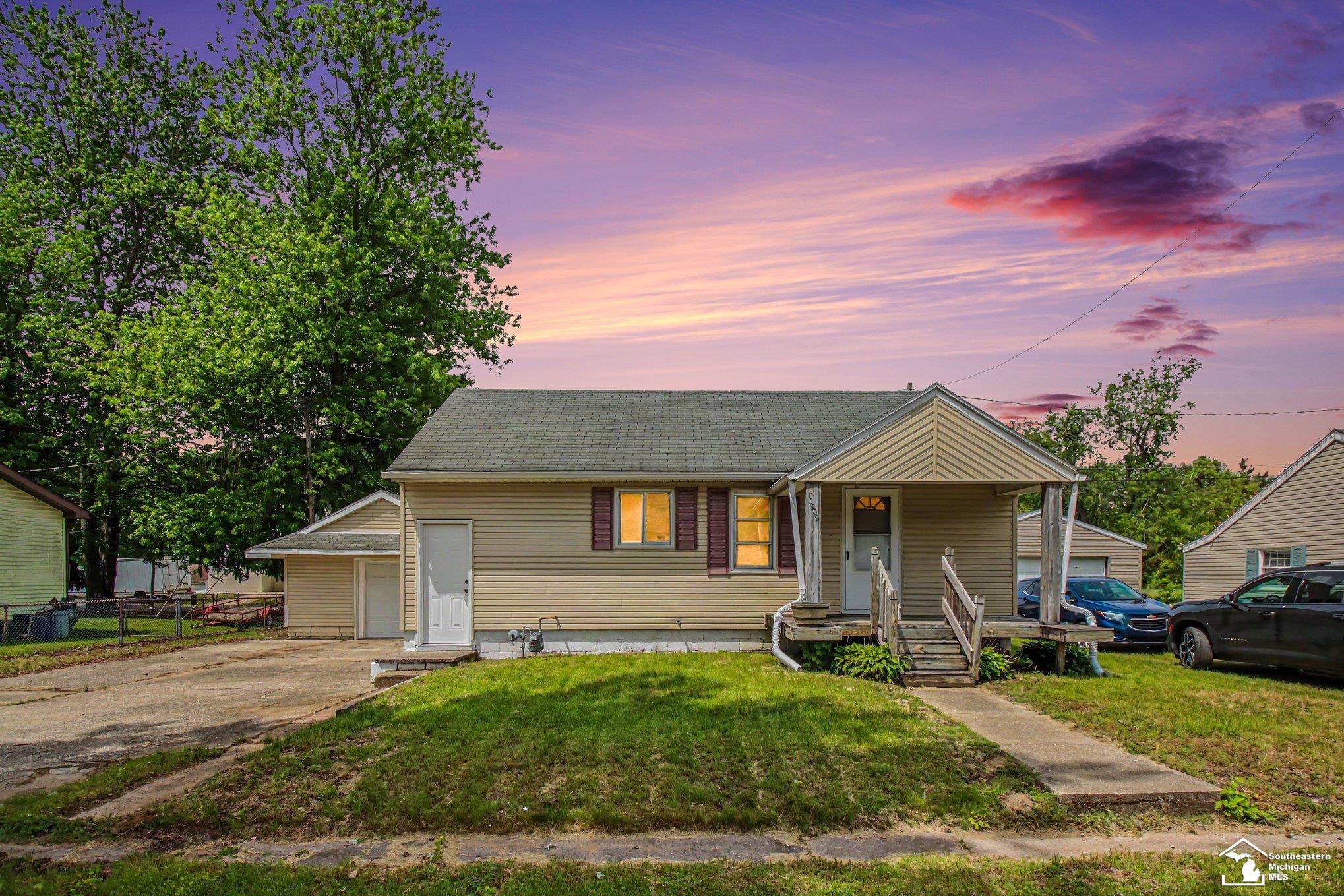 10909 Maple Street Temperance, MI 48182 - Photo 7 of 25