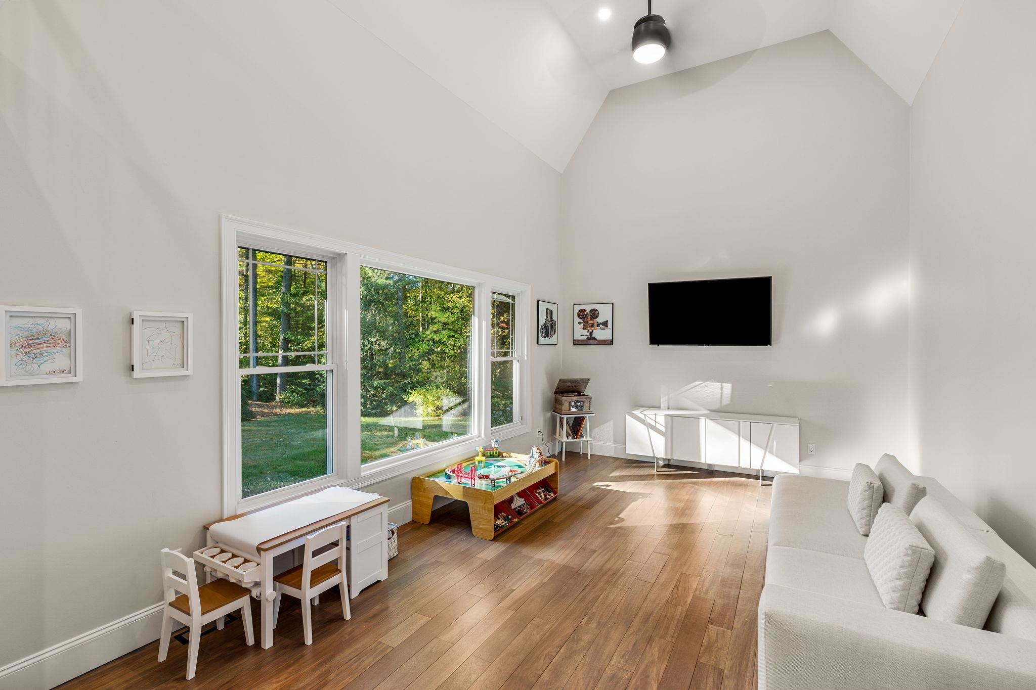 55 Cambridge Road Bedford, NH 03110 - Photo 53 of 56 Gallery Image 53