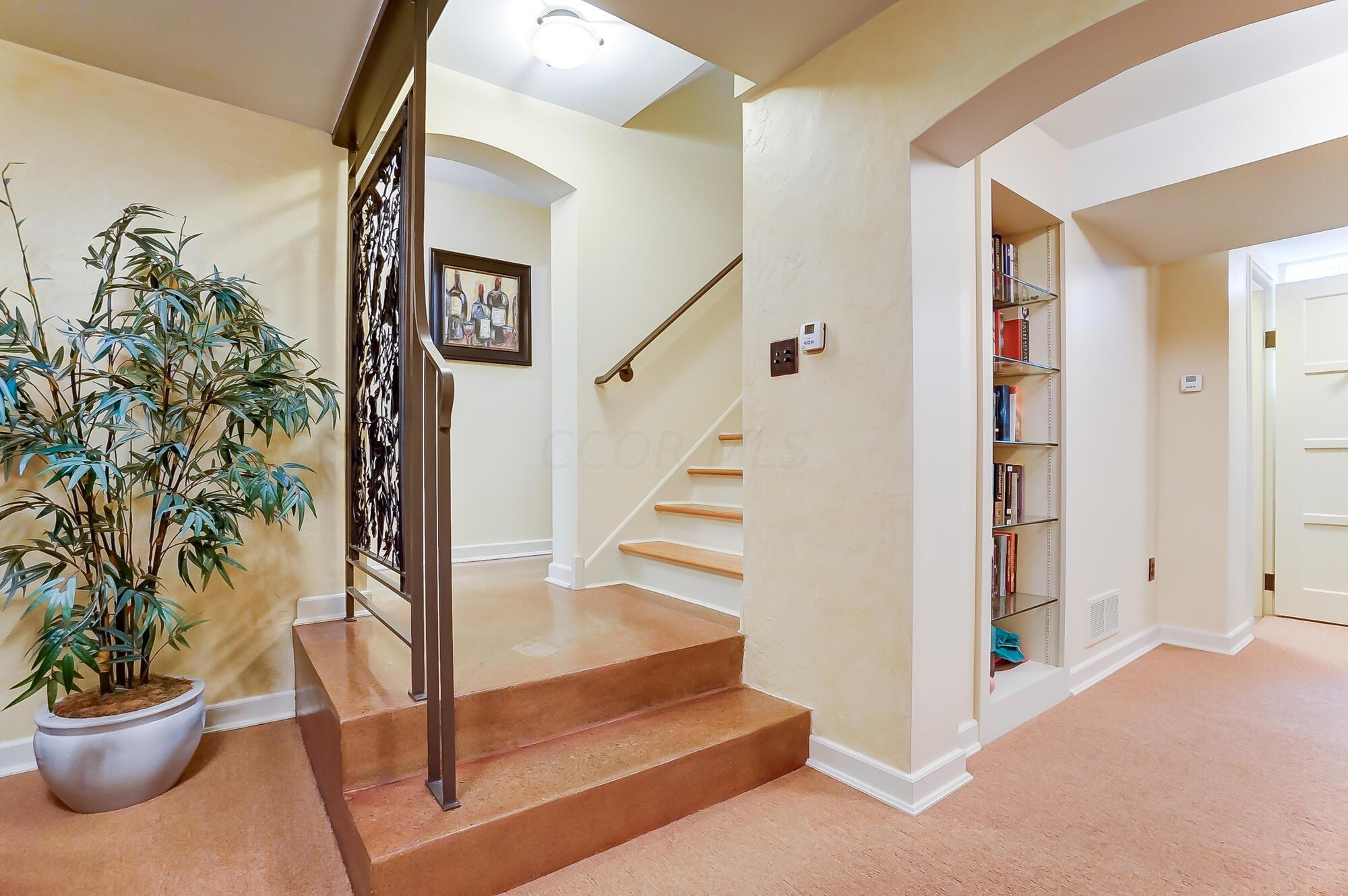 1874 Collingswood Road Upper Arlington, OH 43221 - Photo 77 of 113 081