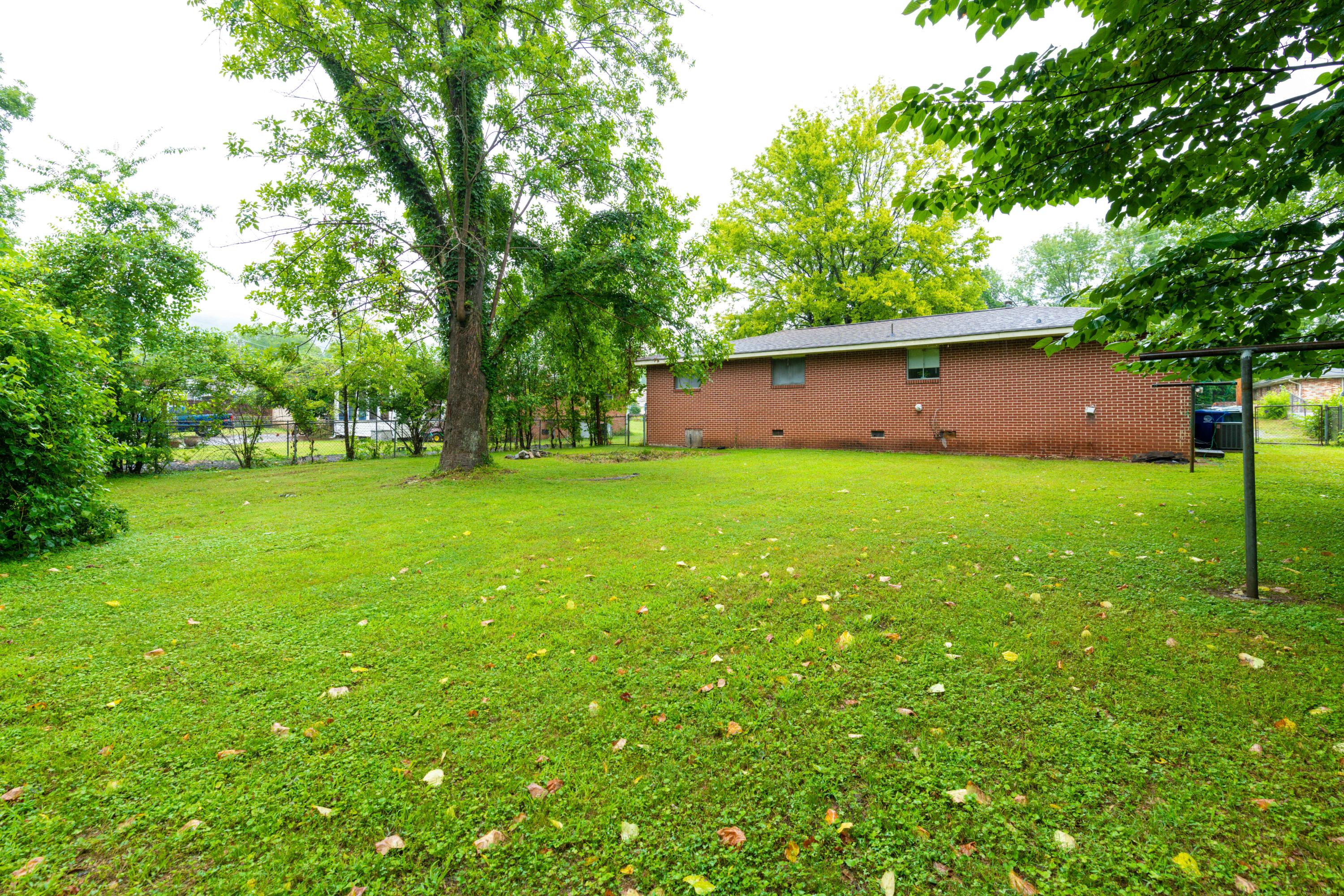 3304 Adkins Road Chattanooga, TN 37419 - Photo 18 of 18 D85_8413
