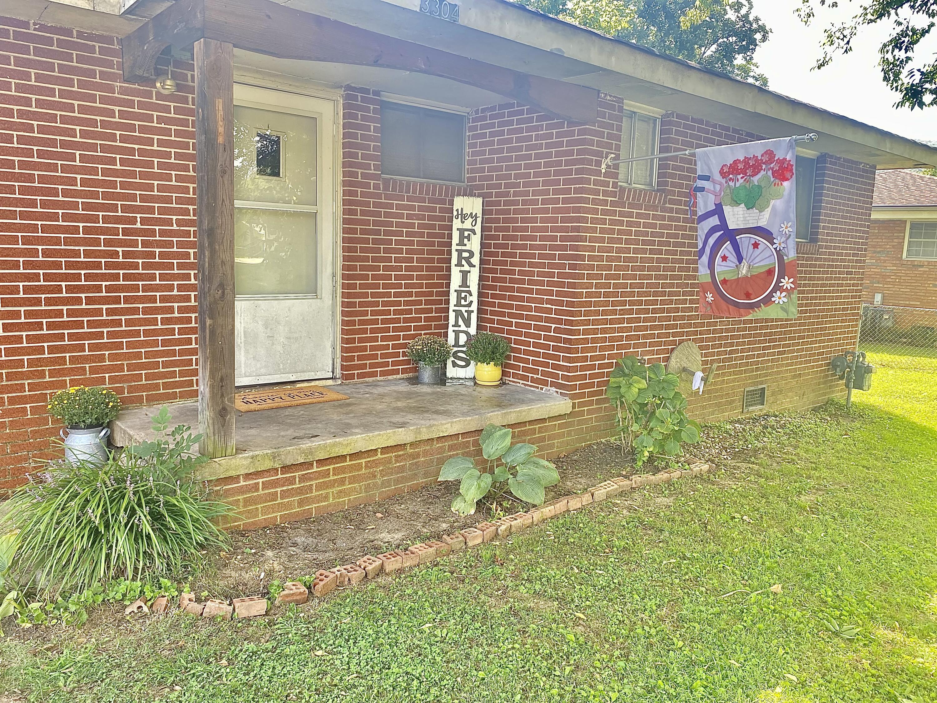3304 Adkins Road Chattanooga, TN 37419 - Photo 2 of 18 IMG_3968