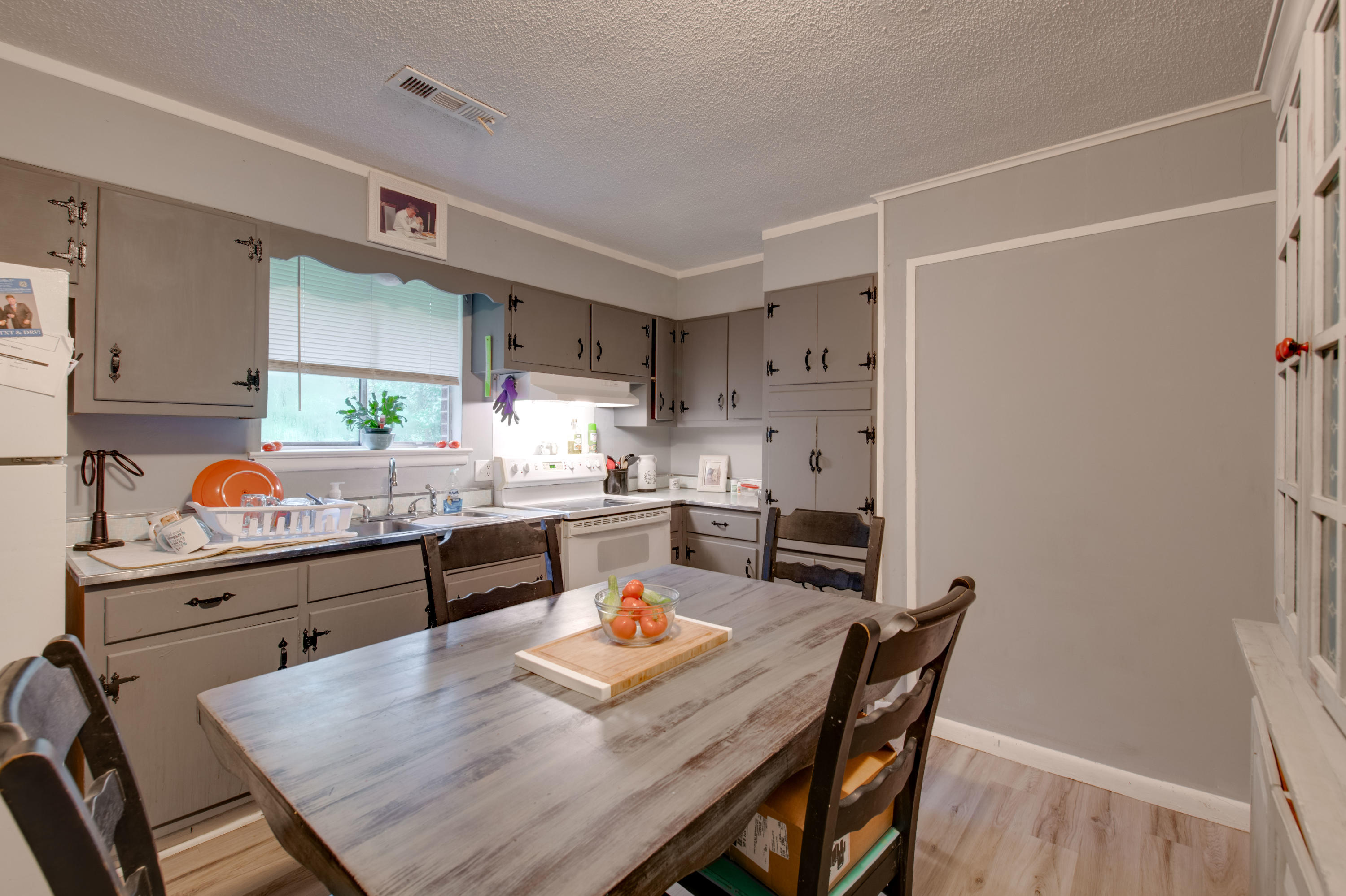 3304 Adkins Road Chattanooga, TN 37419 - Photo 5 of 18 D85_8366