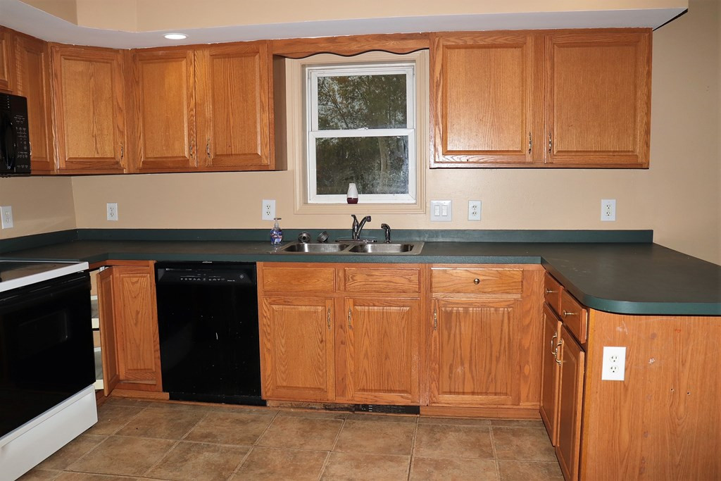 529 Telegraph Road Peru, NY 12972 - Photo 12 of 23