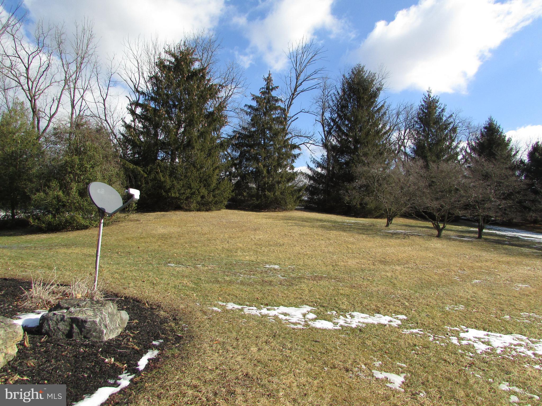 1099 Hawk Mountain Road Kempton, PA 19529 - Photo 27 of 29 Large Private Yard