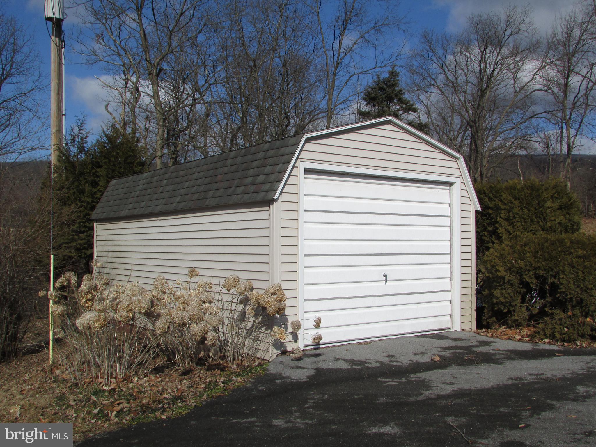 1099 Hawk Mountain Road Kempton, PA 19529 - Photo 28 of 29 Shed