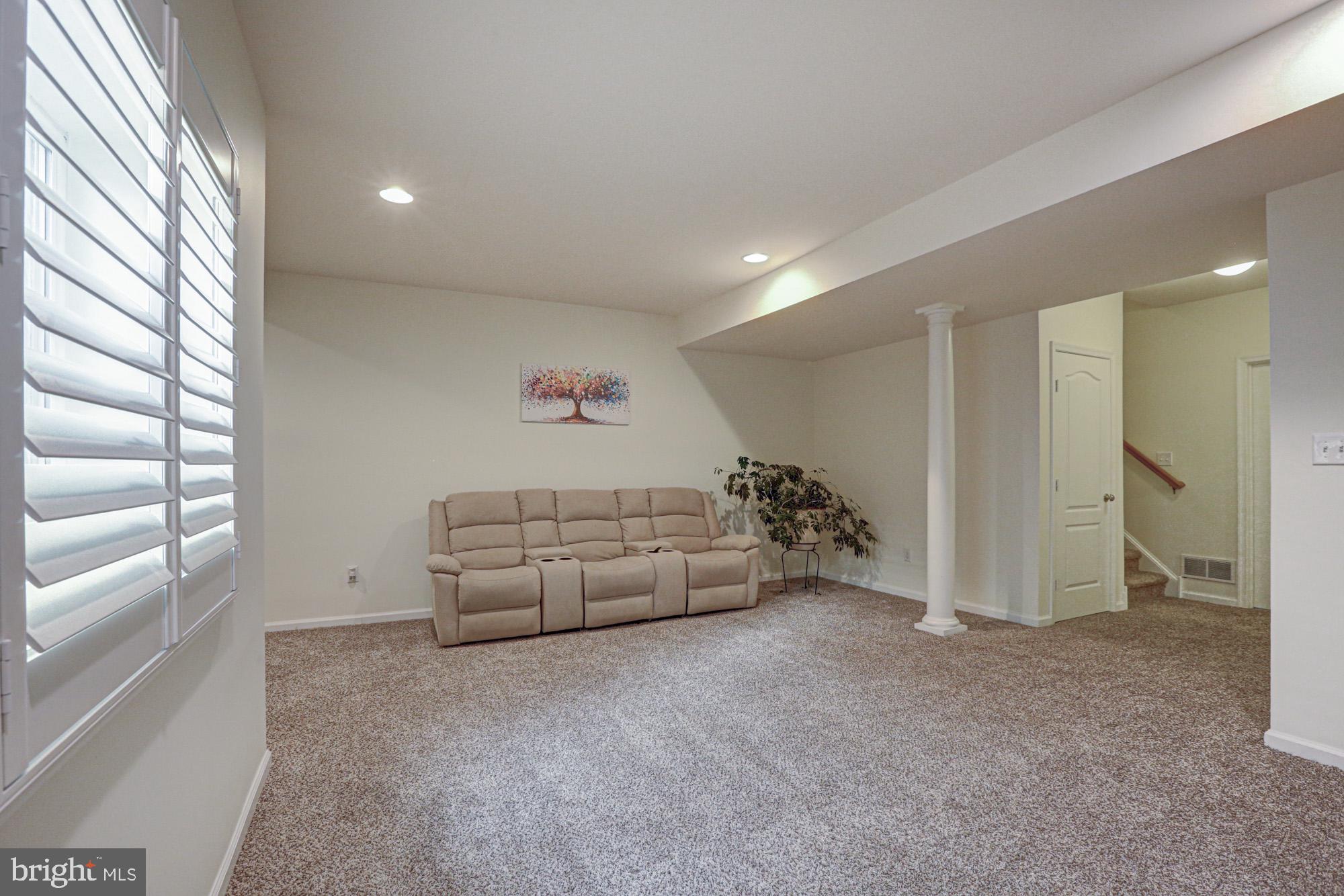 1805 North Pollock Way Middletown, DE 19709 - Photo 67 of 84 Spacious, inviting living area awaits.