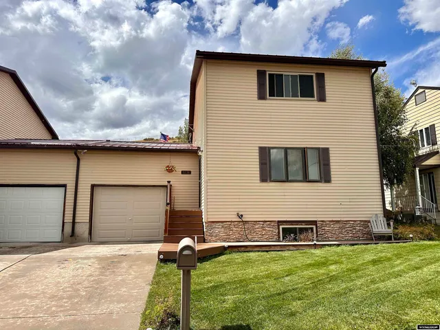 $255,000 | 1123 B 9th W Avenue, Kemmerer, WY 83101