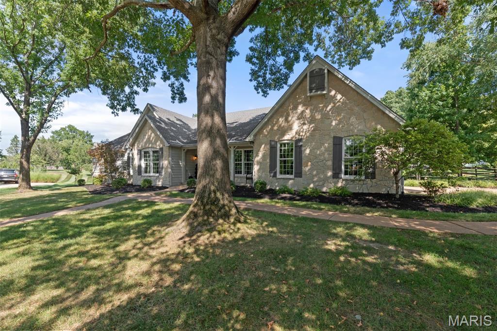 8 Wilson Ridge Court Chesterfield, MO 63005 - Photo 4 of 63 Gallery Image 4