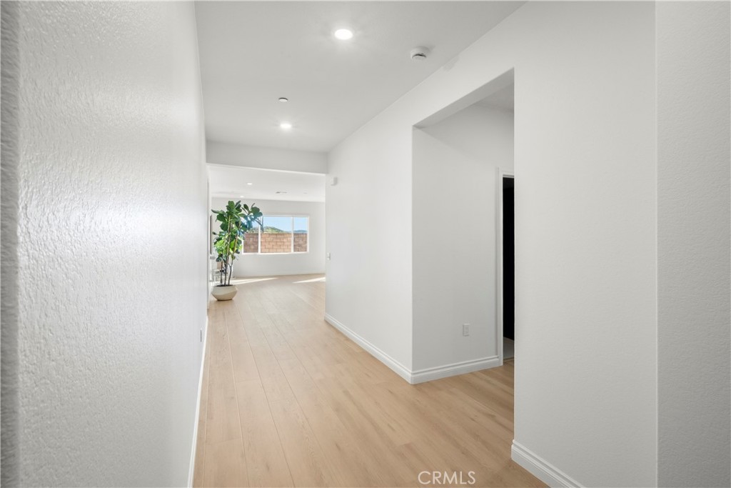 19795 Beavertail Way Riverside, CA 92508 - Photo 31 of 39 Entryway