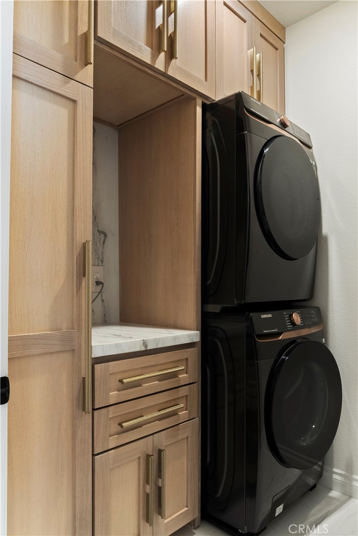 19795 Beavertail Way Riverside, CA 92508 - Photo 32 of 39 Laundry Room