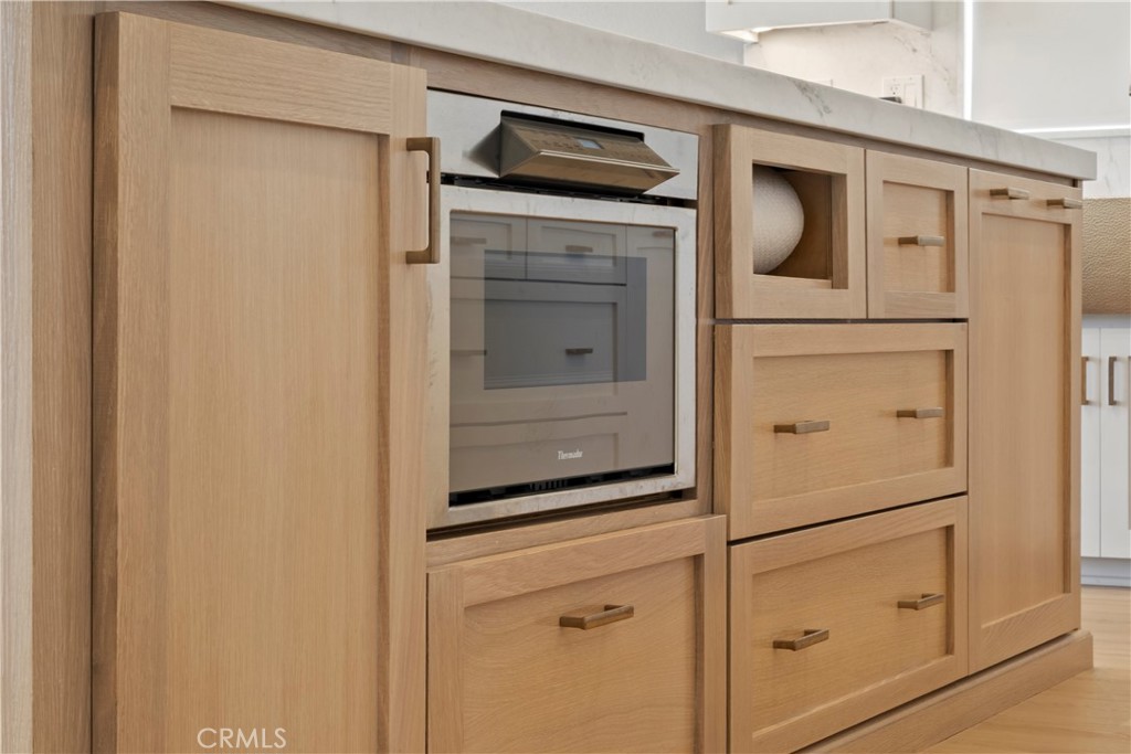 19795 Beavertail Way Riverside, CA 92508 - Photo 8 of 39 Thermador Built in Microwave Drawer