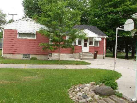 12621 Porter Carleton, MI 48117 - Photo 3 of 8 590758-2.JPG