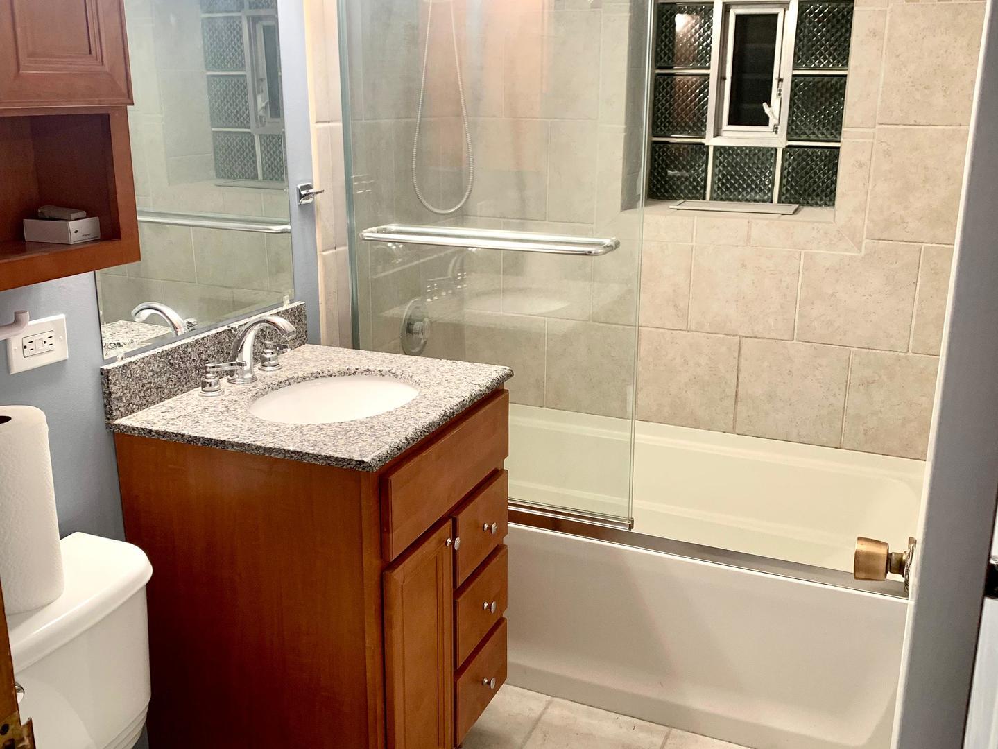 3432 North Central Park Avenue, Unit 1 Chicago, IL 60618 - Photo 6 of 11