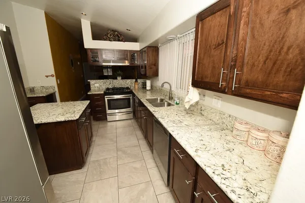 $2,400 | 4357 Flagship Court, Las Vegas, NV 89121