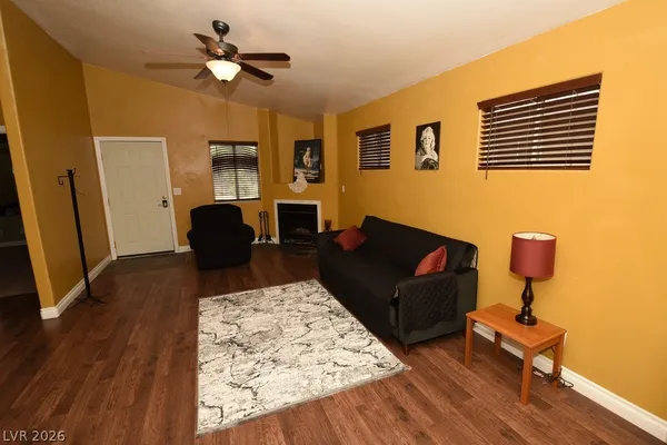 $2,400 | 4357 Flagship Court, Las Vegas, NV 89121