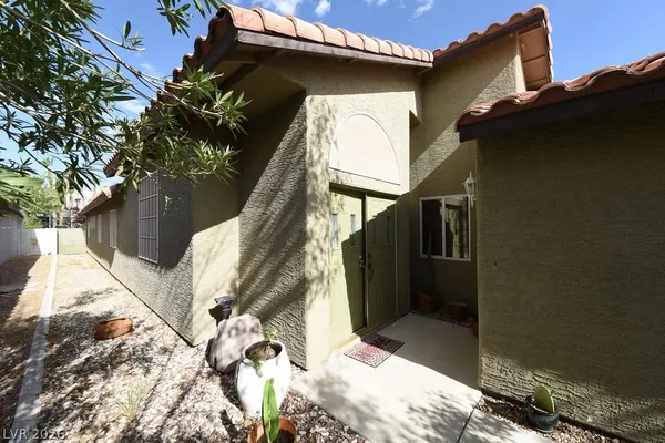 $2,400 | 4357 Flagship Court, Las Vegas, NV 89121