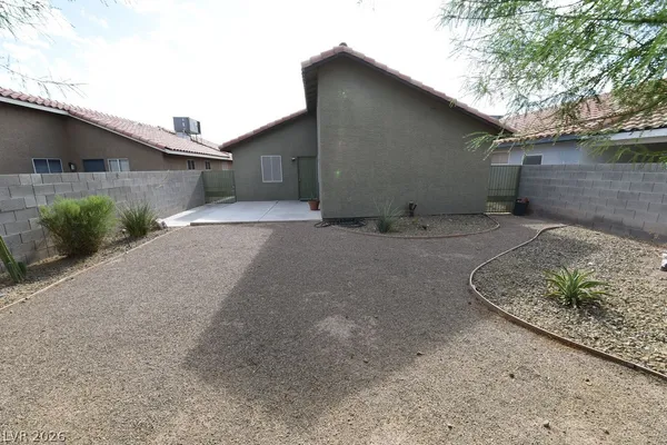 $2,400 | 4357 Flagship Court, Las Vegas, NV 89121