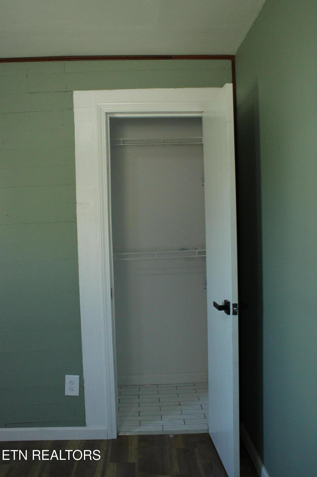 2281 Lone Mountain Road, Unit A Tazewell, TN 37879 - Photo 35 of 36 2281 Closet