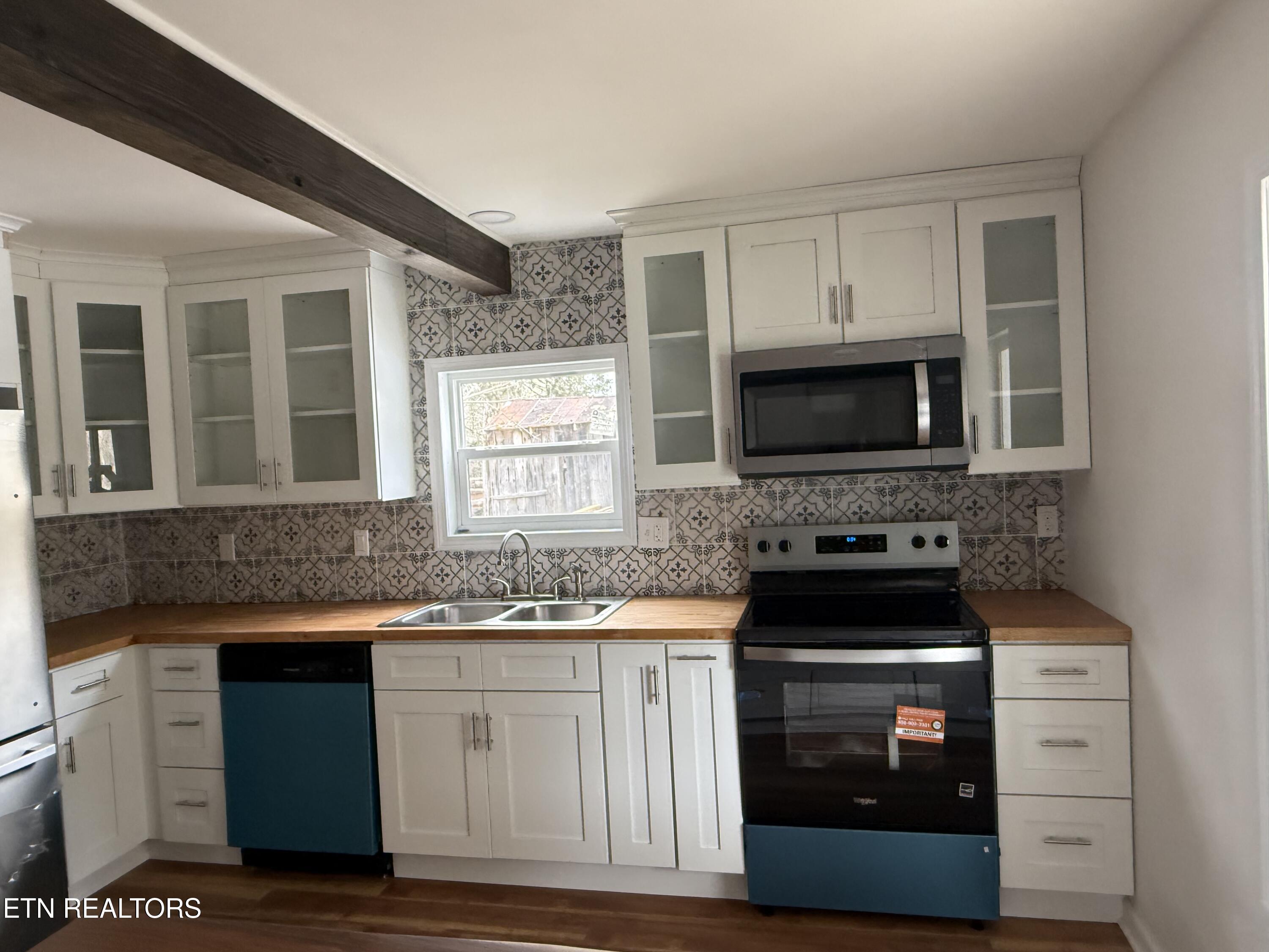 2281 Lone Mountain Road, Unit A Tazewell, TN 37879 - Photo 4 of 36 2281 Kitchen 5.JPG