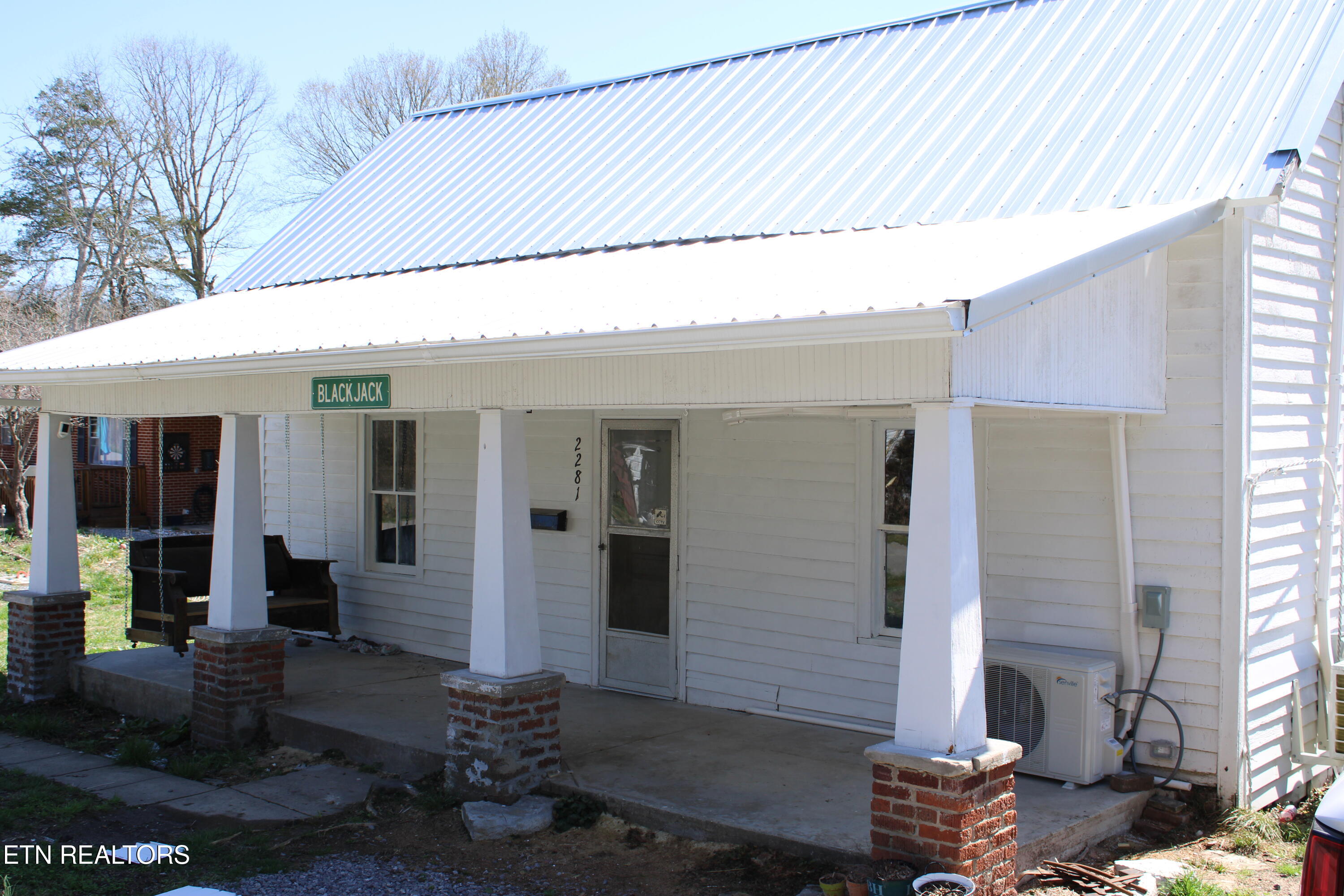 2281 Lone Mountain Road, Unit A Tazewell, TN 37879 - Photo 8 of 36 2281 Front house