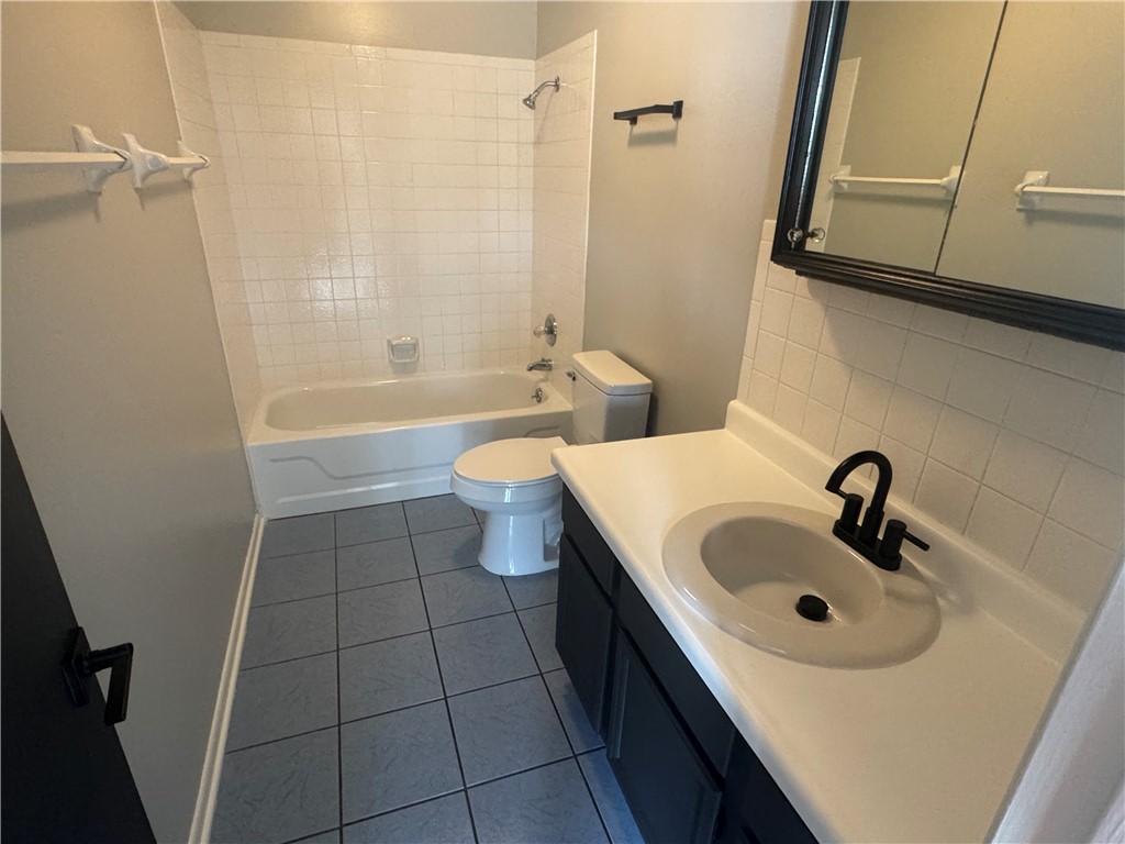 1005 Sunset Ridge Danville, IL 61832 - Photo 14 of 16 Gallery Image 14